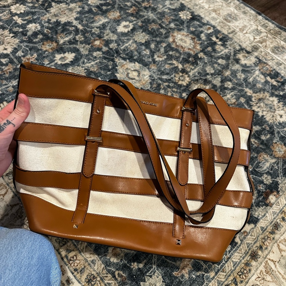 Michael Kors Tan and Cream Cage Tote - Picture 4 of 15